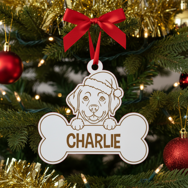 Bola de Natal personalizada com desenho de gorro natalício, para decorares a árvore com o teu cão.